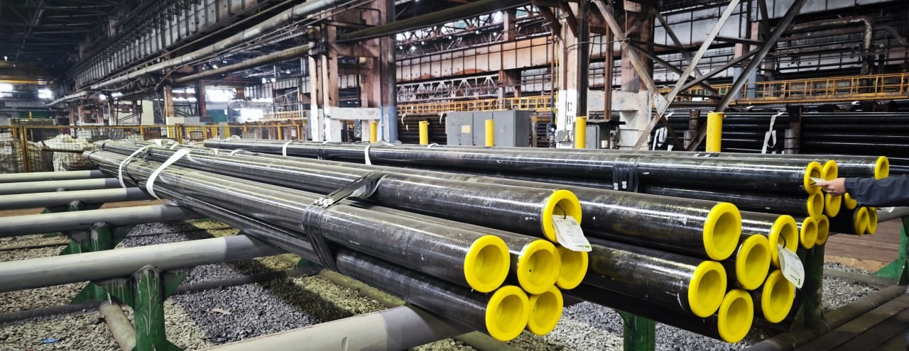 Steel pipe bundles in the factory